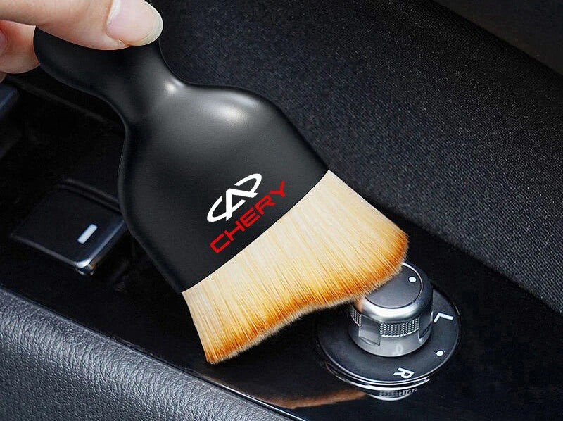 Pincel Com Logo Pra Limpeza do Painel e Console Central do Carro - BYD, Chery, Haval, JAC