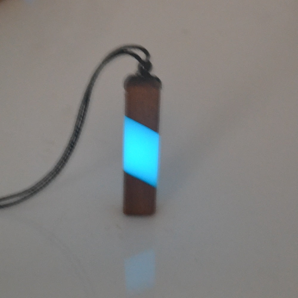 Colar Fluorescente de Madeira Brilha no Escuro - Vários Modelos