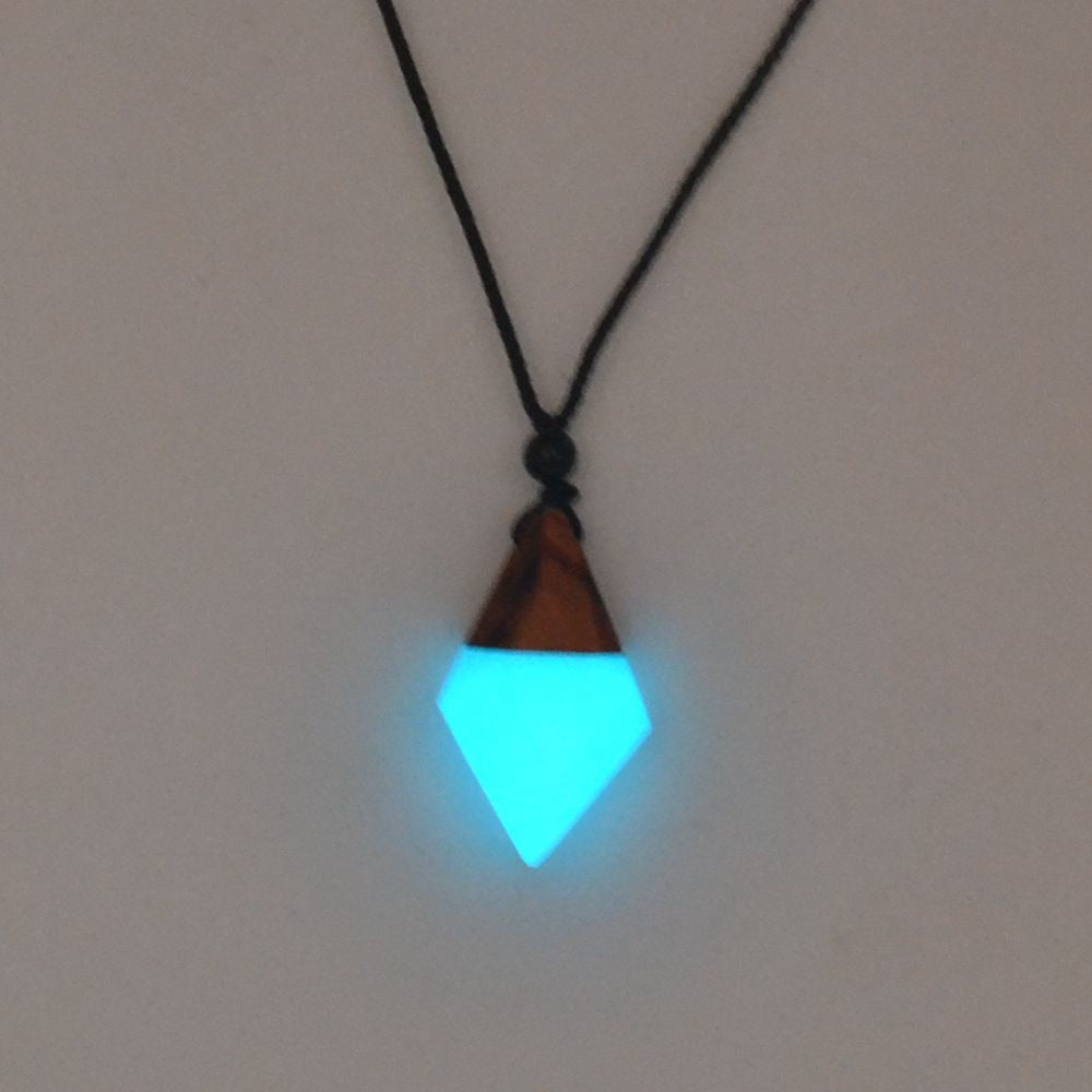 Colar Fluorescente de Madeira Brilha no Escuro - Vários Modelos