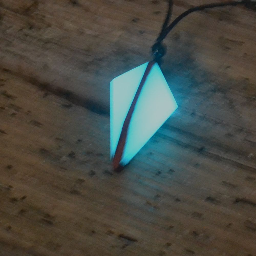 Colar Fluorescente de Madeira Brilha no Escuro - Vários Modelos